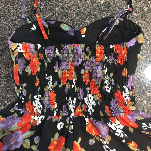 Floral Romper - Picture 5 of 6